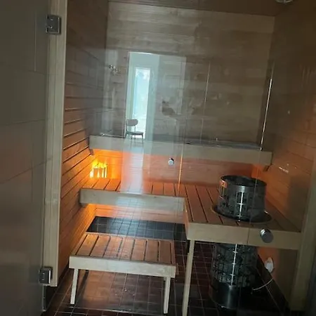 Stylish Spacious In Tuusula דירה